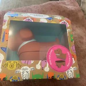 Mad pets dog shaped slicker brush & stand