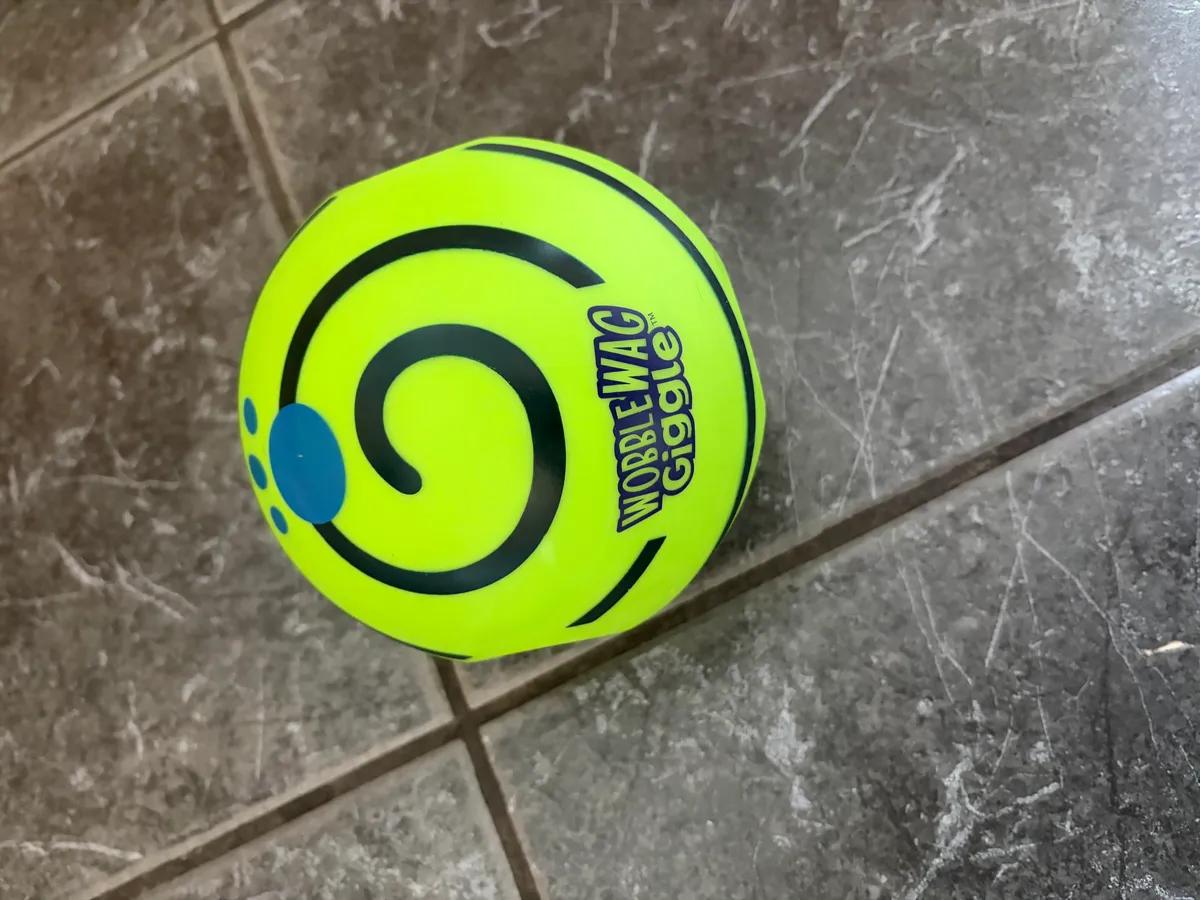 Wobble wag ball
