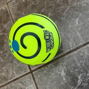 Wobble wag ball
