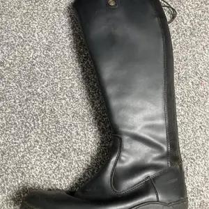 Riding boots  thumbnail 2