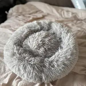 Doughnut cat/dog bed