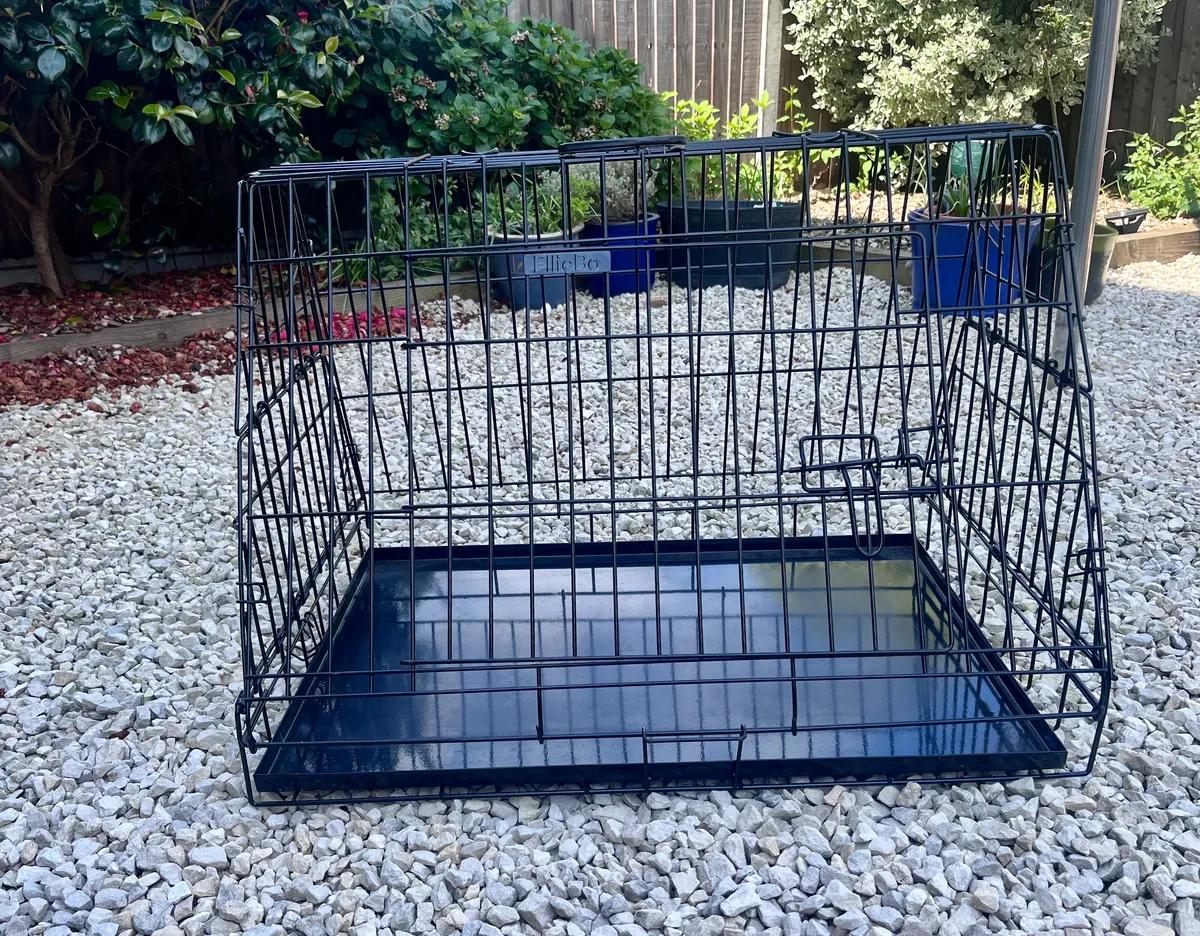 Large foldable dog crate - excellent condition