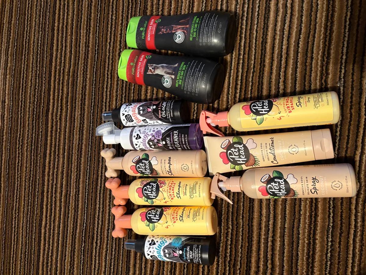 Great selection of dog grooming items 