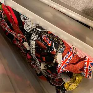 Job lot of 400+ Handmade fabric dog collars, leads, harnesses and bandanas thumbnail 2