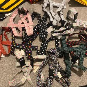 Job lot of 400+ Handmade fabric dog collars, leads, harnesses and bandanas thumbnail 7
