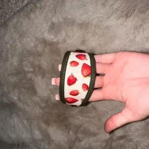 Strawberry collar - Image 5